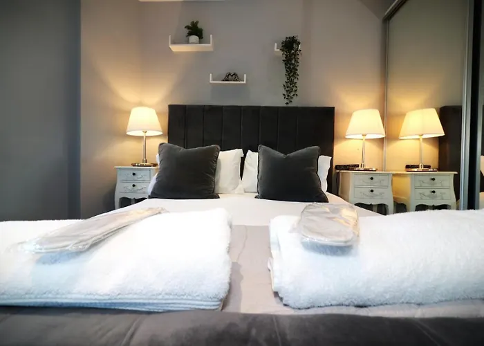 Glas Go Executive 2-bedroom Near Ovo Hydro Free Parking