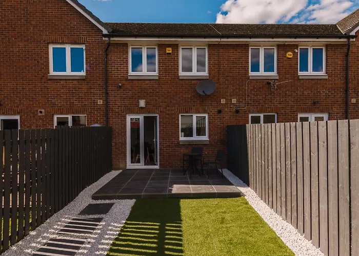 Emirates Aparthouse *