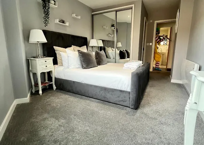 Glas Go Executive 2-bedroom Near Ovo Hydro Free Parking