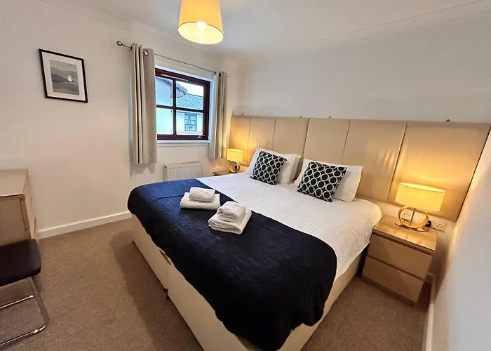 Principal - Merchant *