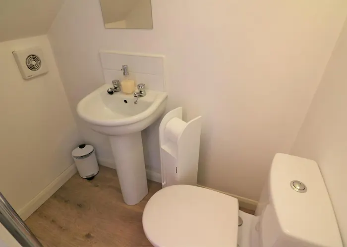 Signature - Gordon House