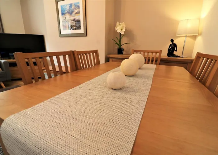 Signature - Gordon House