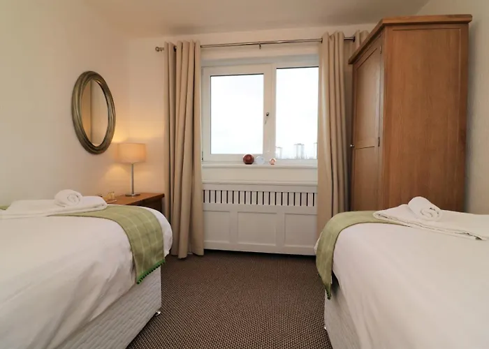 Signature - Gordon House