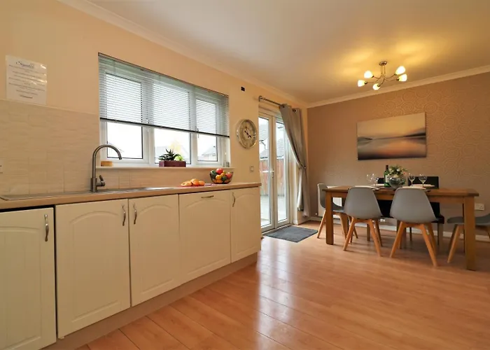 Signature - Angus House Apartment *