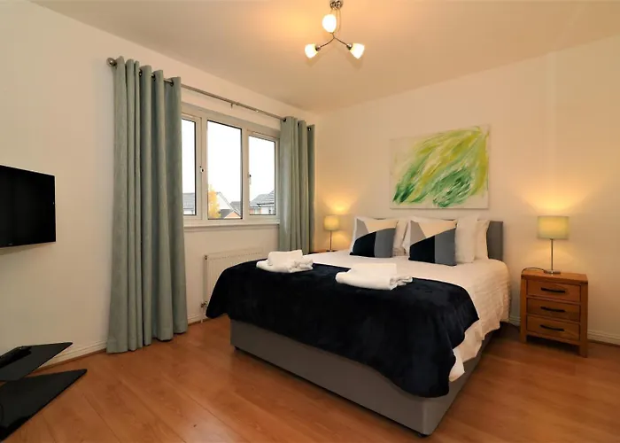 Signature - Angus House Apartment