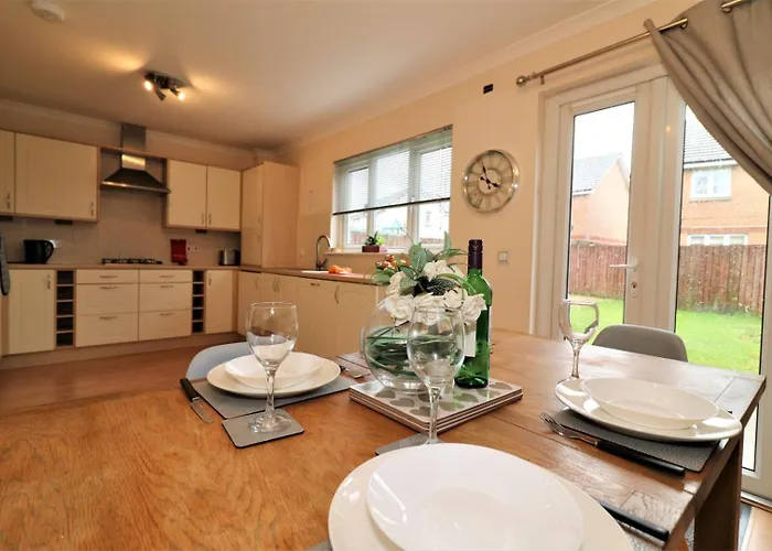 Signature - Angus House * Glasgow