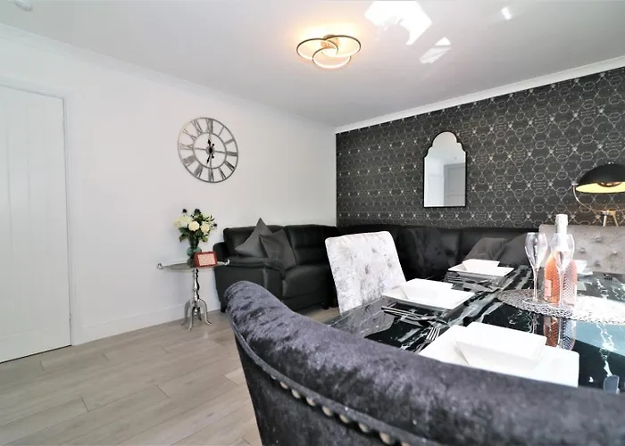 Appartamento 2 Bedroom At Secc Hydro Free Parking *