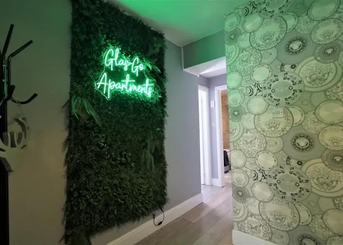 2 Bedroom At Secc Hydro Free Parking アパート グラスゴー