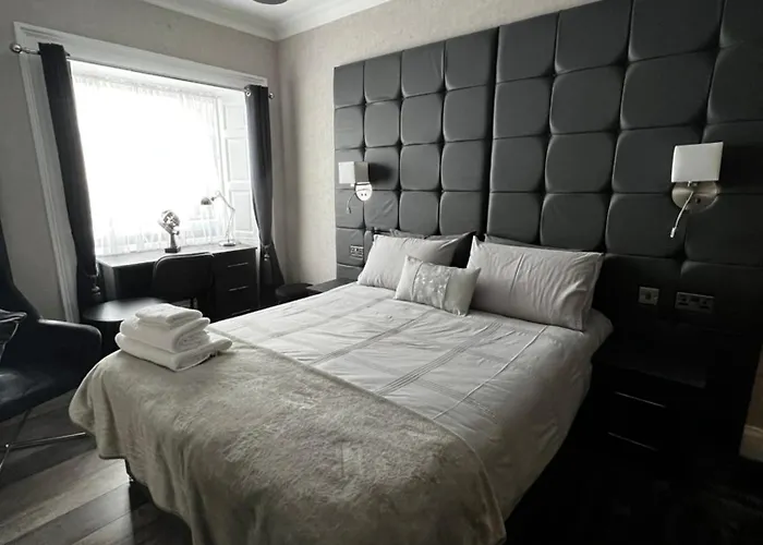 Amani - Centre 4* Glasgow