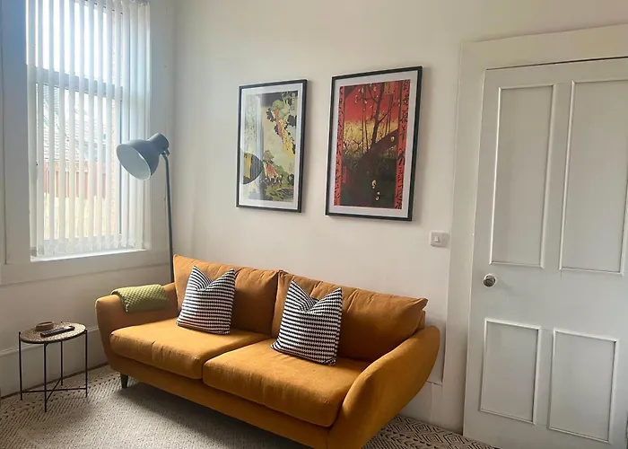 Spacious 3 Bedroom In - Free Parking 格拉斯哥