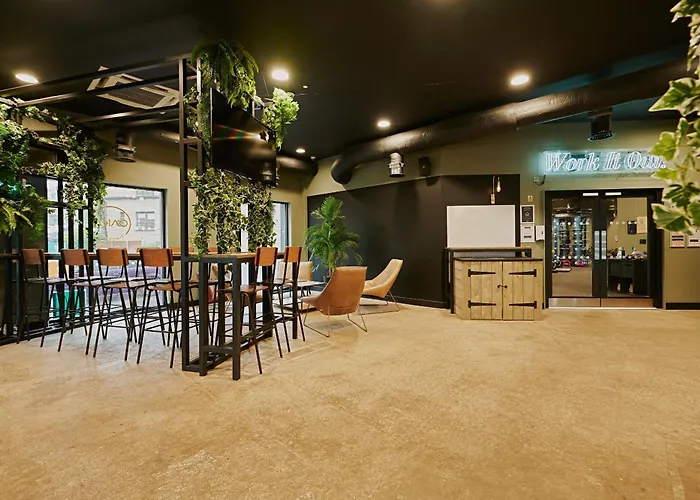 For Students Only Modern In West End Apartman *