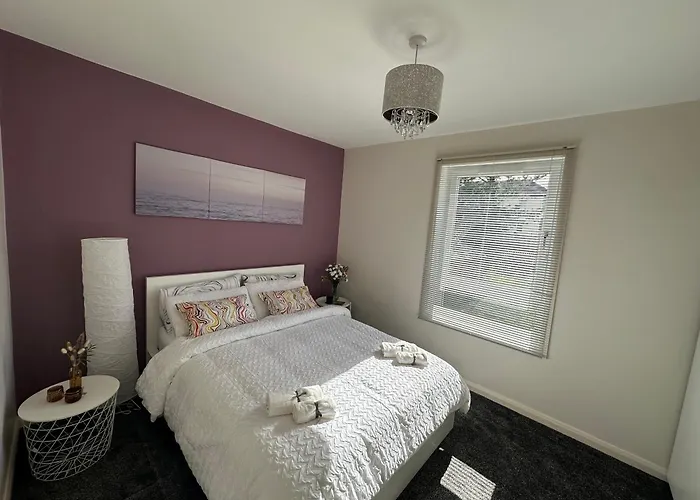 Modern Style , Separate Entrance *