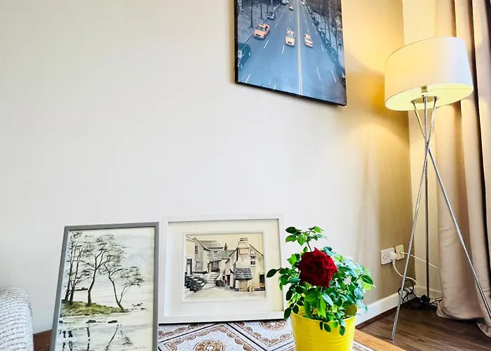 Apartment Beautiful & Spacious 2-bed Flat In Centre With Free Parking Glasgow