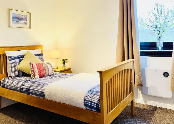 Beautiful & Spacious 2-bed Flat In Centre With Free Parking