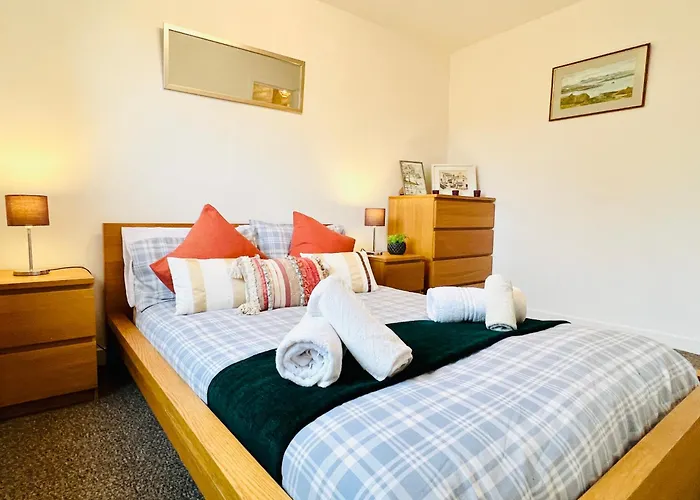 Beautiful & Spacious 2-bed Flat In Centre With Free Parking * Glasgow