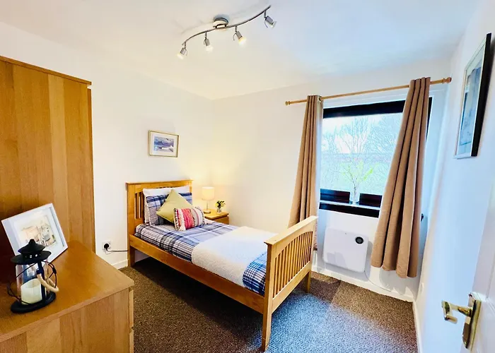 Beautiful & Spacious 2-bed Flat In Centre With Free Parking