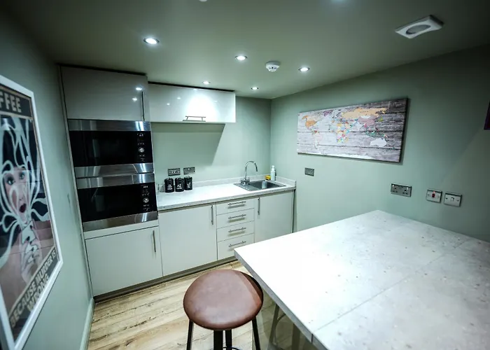 Revolver גלאזגו