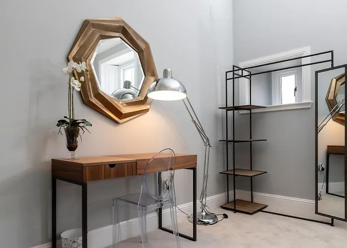 Beautiful 4 Bed Flat In Perfect Location *