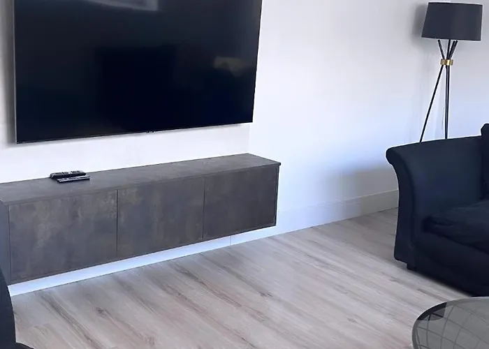 3 Bedroom House Near Centre Sleeps 7 * Глазго