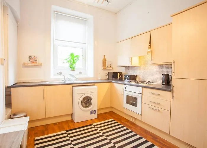 Stunning 2 Bed In Heart Of West End * Glasgow