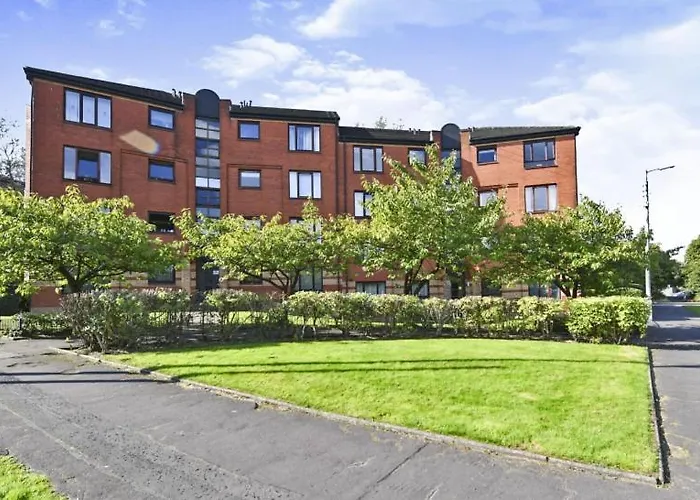 Beautiful & Spacious 2-bed Flat In Centre With Free Parking 公寓