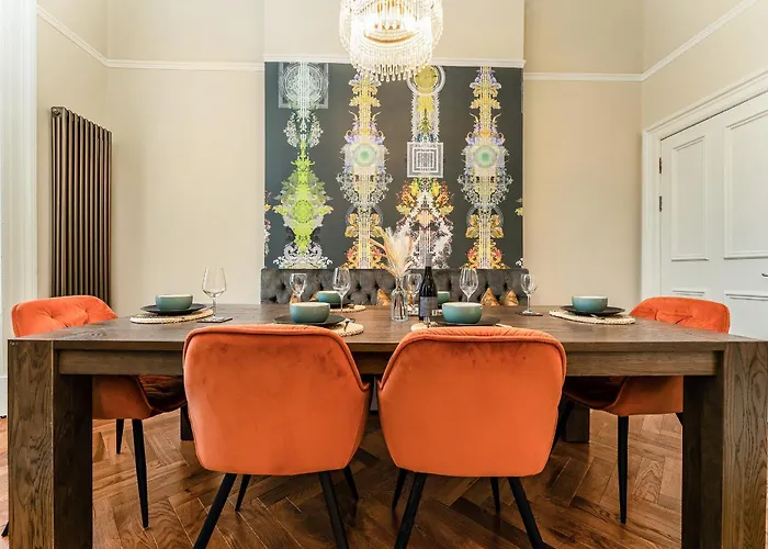 Luxurious Park District Duplex Apartament *