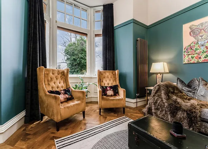 Luxurious Park District Duplex *