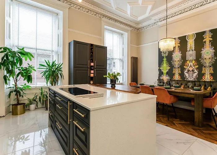 דירה Luxurious Park District Duplex *