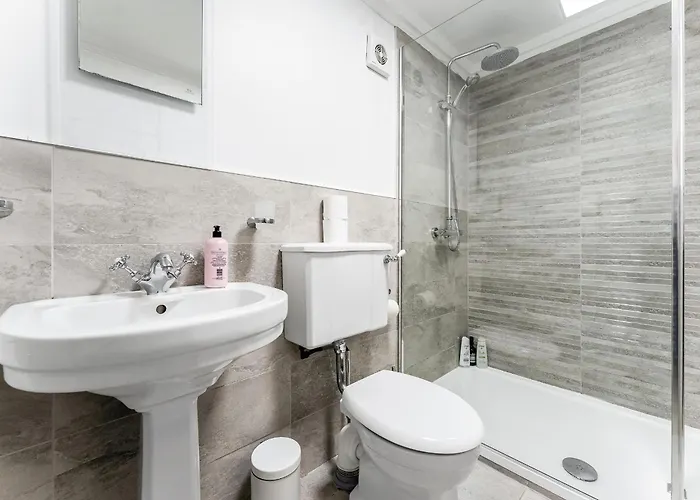 דירה Luxurious Park District Duplex גלאזגו