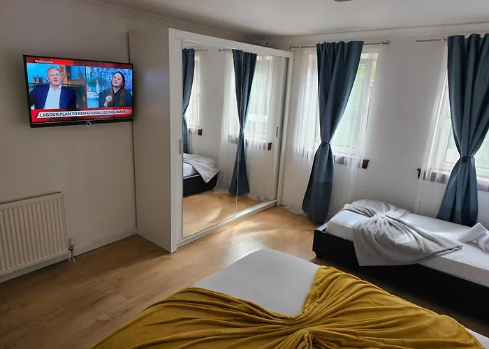 Apartman Modern House Close To