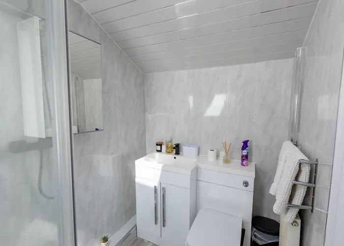 度假居 Spacious 3 Bedroom In - Free Parking 格拉斯哥