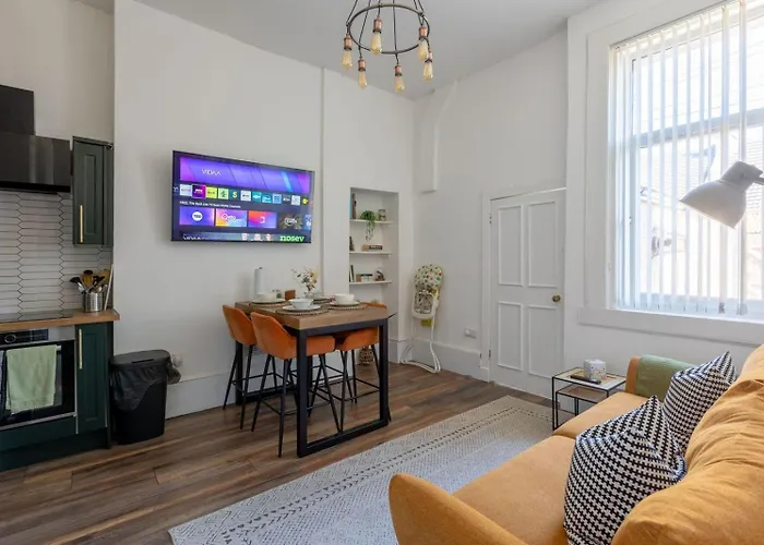 度假居 Spacious 3 Bedroom In - Free Parking *