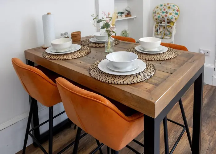 Spacious 3 Bedroom In - Free Parking Глазго