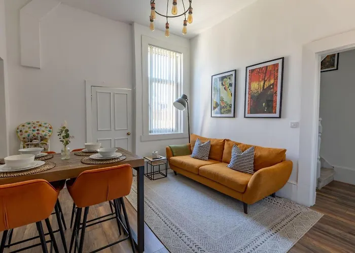 度假居 Spacious 3 Bedroom In - Free Parking *