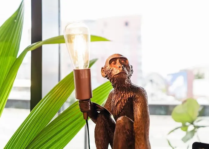 Luxury Huge Modern Open Plan 2bedroom Flat - Free Private Parking & Balcony Located At The Ovo Hydro And Sec Centre