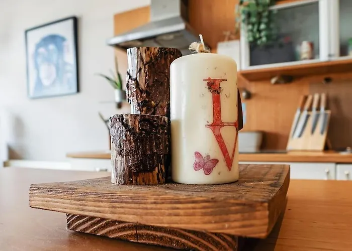 Luxury Huge Modern Open Plan 2bedroom Flat - Free Private Parking & Balcony Located At The Ovo Hydro And Sec Centre