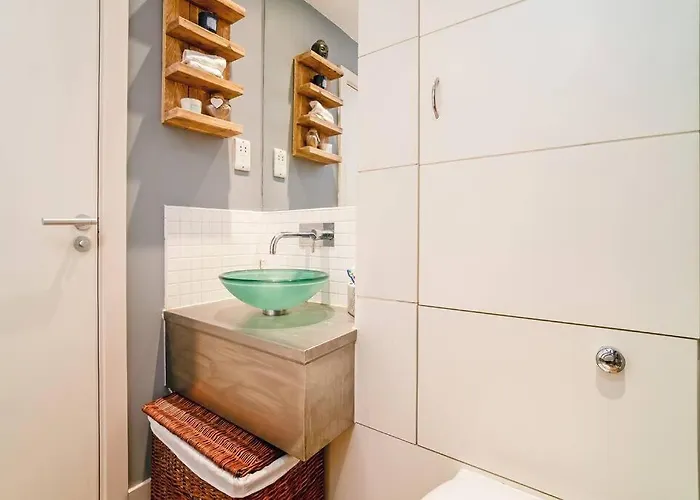 Luxury Huge Modern Open Plan 2bedroom Flat - Free Private Parking & Balcony Located At The Ovo Hydro And Sec Centre Glasgow