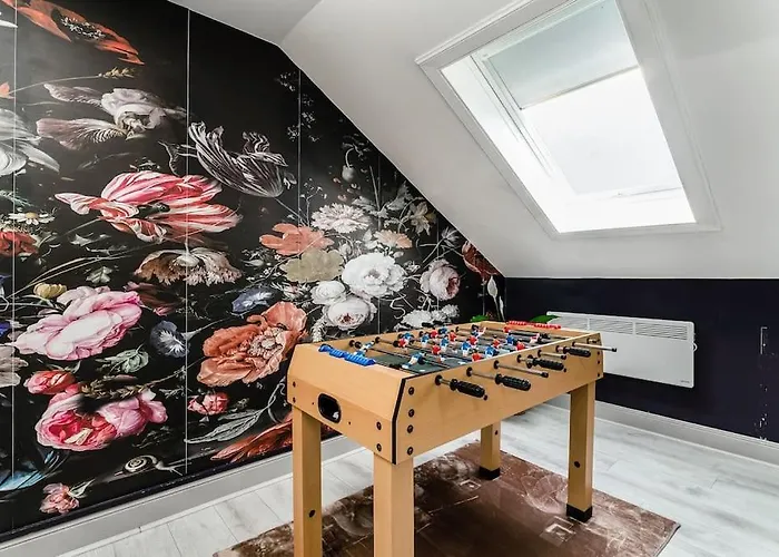 The Rose- Stylish Penthouse 2 Bed Centre With Free Parking & Lift *