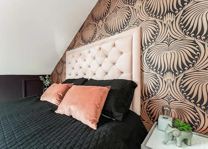 The Rose- Stylish Penthouse 2 Bed Centre With Free Parking & Lift