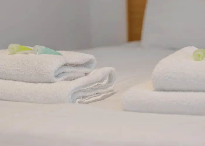 Ferienhaus Stylish West End Detached Mews - Pass The Keys *