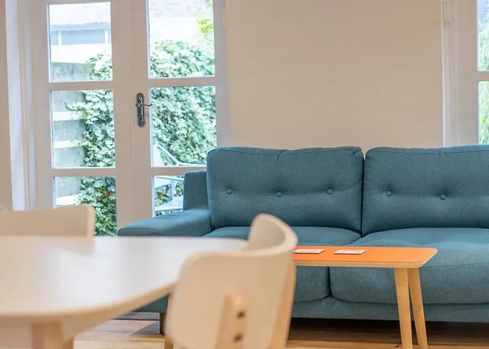 Stylish West End Detached Mews - Pass The Keys Glasgow