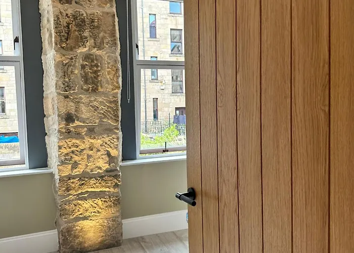 شقة West End Tenement