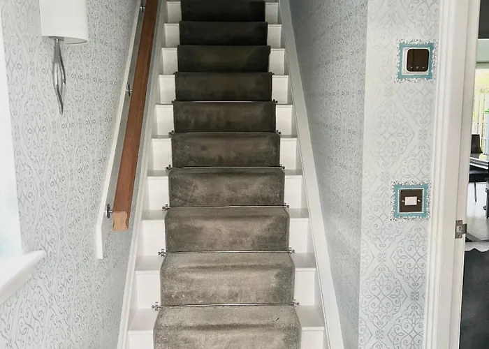 Paradise On Earth * Glasgow