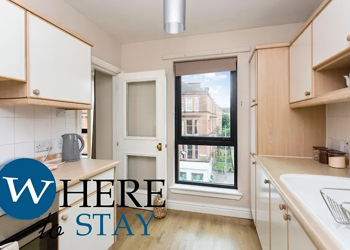Bright 1 Bedroom Apartment-private Parking Lägenhet Glasgow
