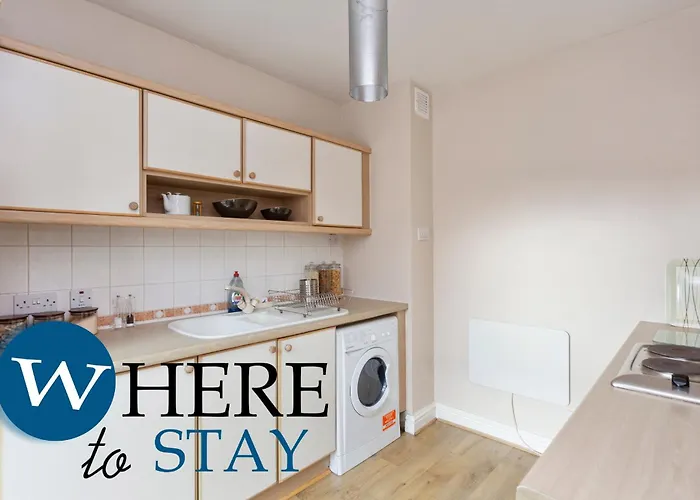 Bright 1 Bedroom Apartment-private Parking Apartment *