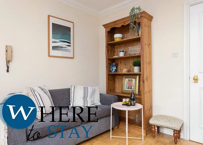 Bright 1 Bedroom Apartment-private Parking *