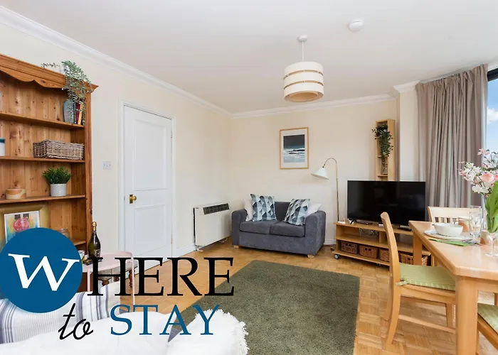 Bright 1 Bedroom Apartment-private Parking Lägenhet Glasgow