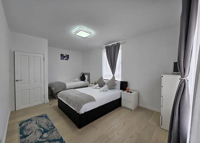 Lovely House With Private Parking! Glasgow! * Glasgow