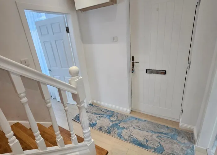 Lovely House With Private Parking! Glasgow! Glasgow