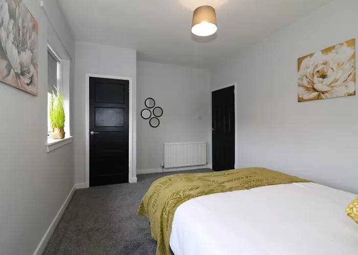 Signature - Huntley House *